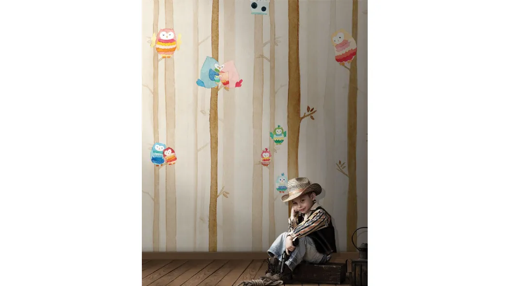 Carta da parati per camerette con gufetti colorati nel bosco Dakota di London Art