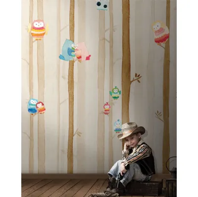 Carta da parati per camerette con gufetti colorati nel bosco Dakota di London Art