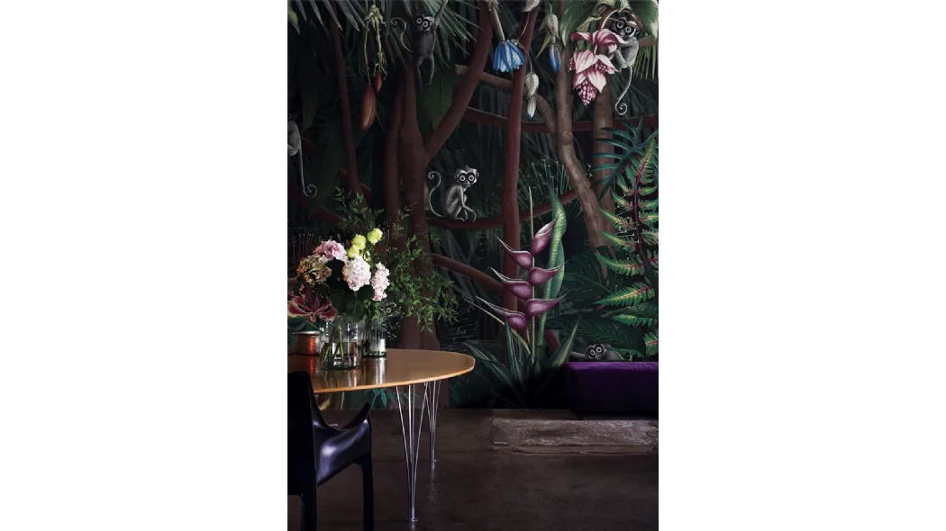 Carta da parati con piccole scimmie nella foresta Looks in the Forest in London Art