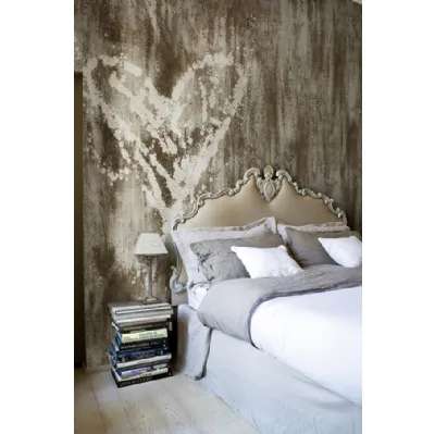 Carta da parati vinilica ad effetto materico Wet Heart con cuore dipinto sul muro di Wall&Decò