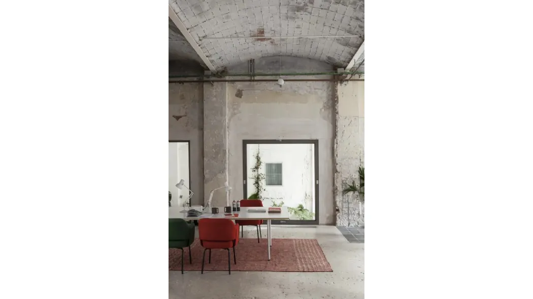 Tappeto con sequenza di forme geometriche Blur red di Nanimarquina