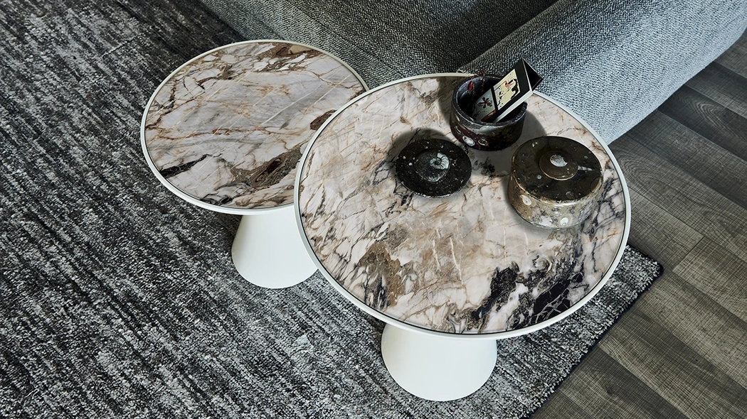 Tavolino in poliuretano verniciato bianco e piano in ceramica Peyote Keramik di Cattelan Italia
