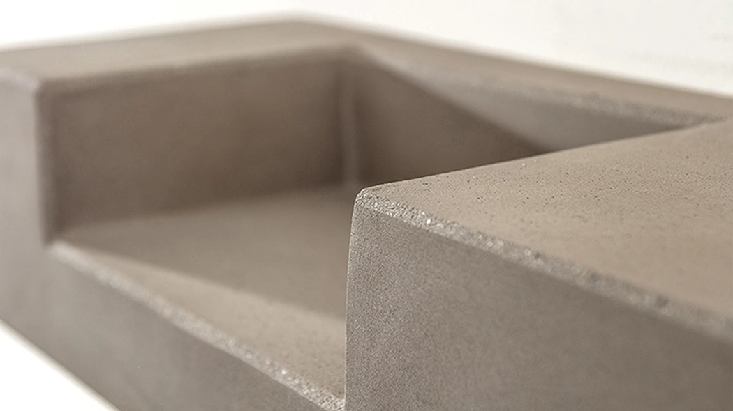Mensola Concrete in cemento fibrorinforzato di Minotti Italia