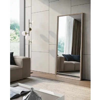 Specchio Slash con cornice in legno di Dall'Agnese