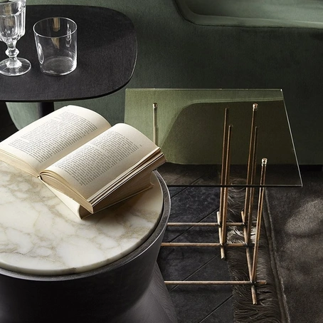 Tavolino Dama con piano in marmo e struttura in legno massello di Gallotti&Radice