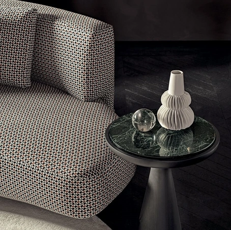 Tavolino Fante con top in marmo di Gallotti&Radice
