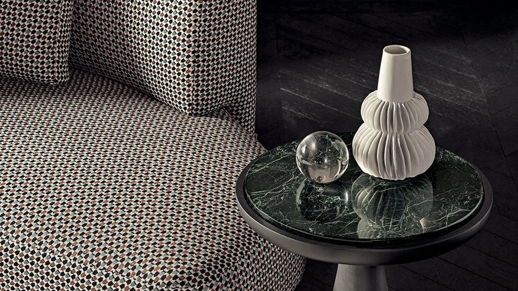 Tavolino Fante con top in marmo di Gallotti&Radice