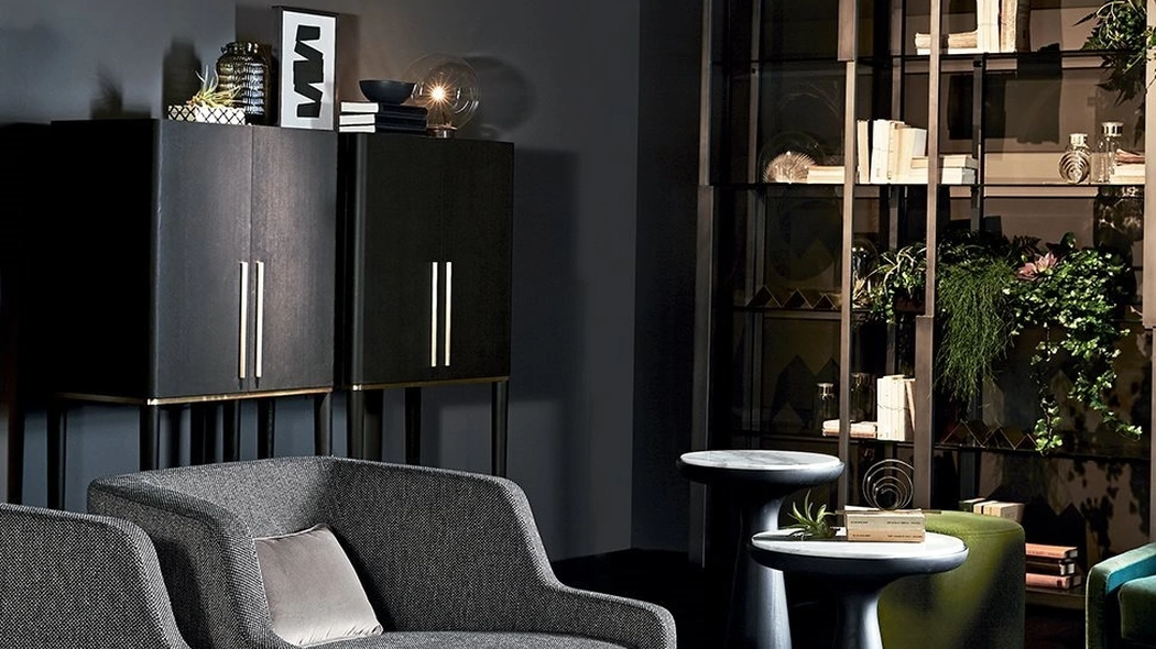 Tavolino Fante con top in marmo di Gallotti&Radice