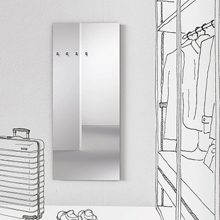 Specchio Appendiabiti in fusione di ottone cromato dal design minimal Chiodo Fisso Mirror di Minotti Italia
