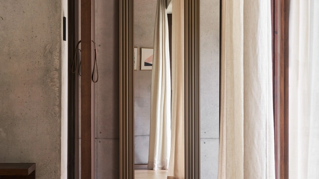 Specchio Oodh di Opinion Ciatti