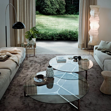 Tavolino rotondo Raj con piano in cristallo e base in acciaio inox lucido di Gallotti&Radice