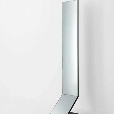 Specchio con struttura autoportante in metallo piegato e verniciato color grigio Zed di Gallotti&Radice