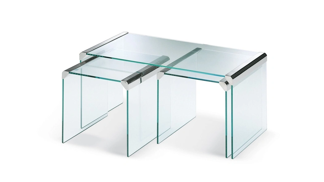 Tavolino Trio in cristallo con parti metalliche in acciaio inox lucido di Gallotti&Radice