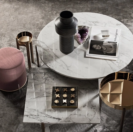 Tavolino Twelve con top in marmo o ottone e base in ottone di Gallotti&Radice