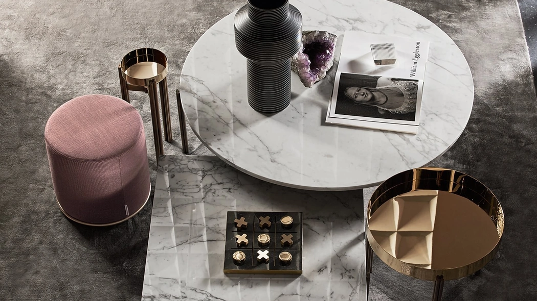 Tavolino Twelve con top in marmo o ottone e base in ottone di Gallotti&Radice
