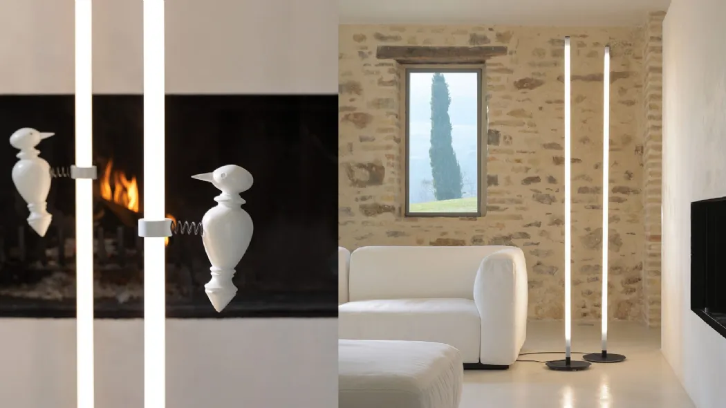 Lampada da terra divertente in vetro bianco satinato e alluminio Accipicchio di Karman