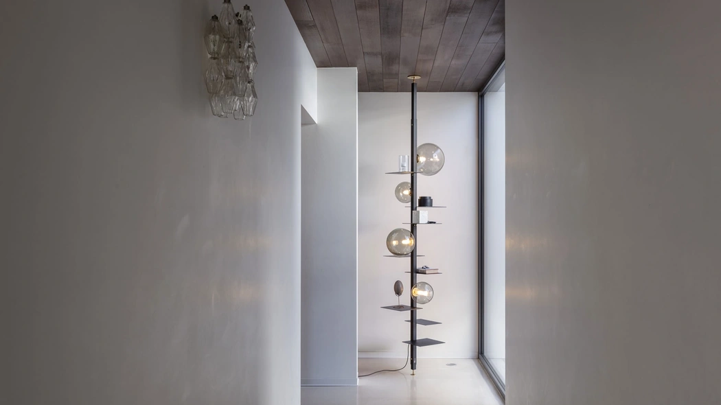 Lampada terra-soffitto Adelaide di Mogg