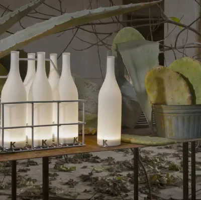 Lampada da tavolo in vetro bianco satinato alimentata a batterie ricaricabili Bacco di Karman