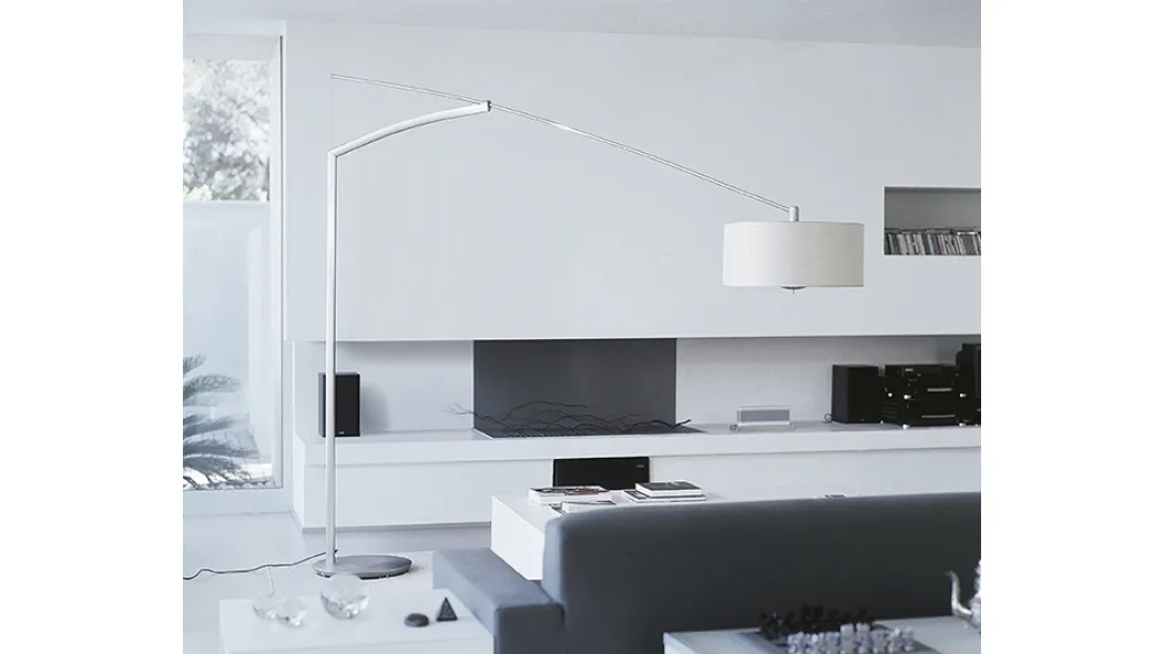 Lampada con stelo girevole e paralume oscillante Balance Vibia