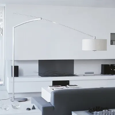 Lampada con stelo girevole e paralume oscillante Balance Vibia