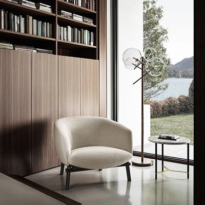 Lampada da terra Bolle in cristallo trasparente soffiato a bocca con parti metalliche in ottone brunite a mano di Gallotti&Radice