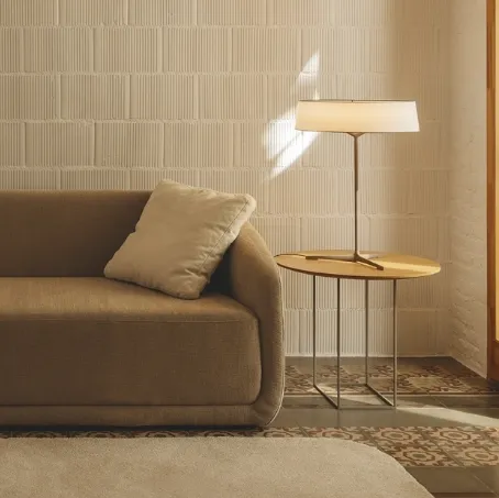 Lampada da tavolo in pergamena Dama di Vibia