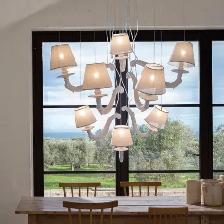 Lampada a sospensione classica in ceramica con diffusore in lino rivisitata in chiave moderna Déjà-Vu di Karman