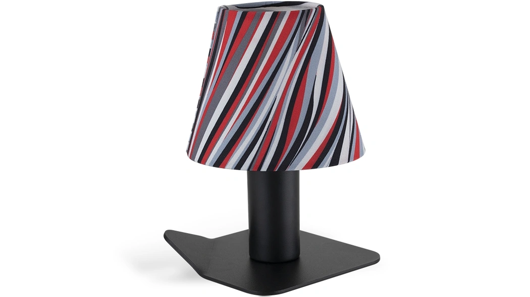Lampada da tavolo Iride Audrey con paralume orientabile di Filotto
