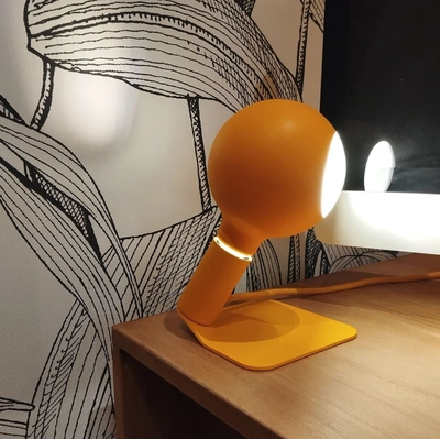 Lampada da tavolo magnetica Iride di Filotto