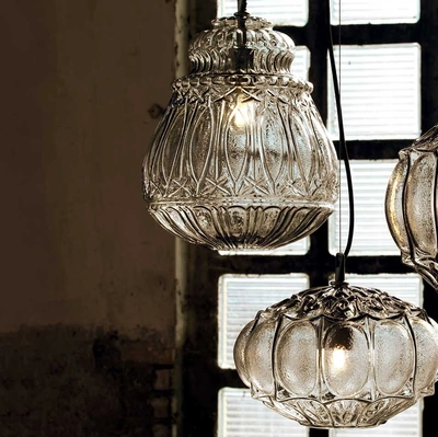 Lampada a sospensione in vetro con varie forme e decori Ginger di Karman