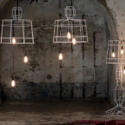 Lampada da terra e sospesa in tondino di metallo Sisma di Karman