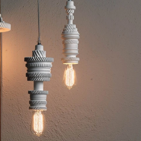 Lampada a sospensione in ceramica bianca Mek di Karman
