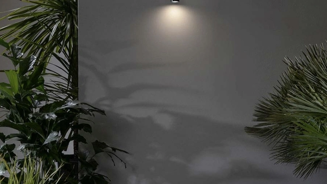 Lampada da parete in metallo Movida di Karman