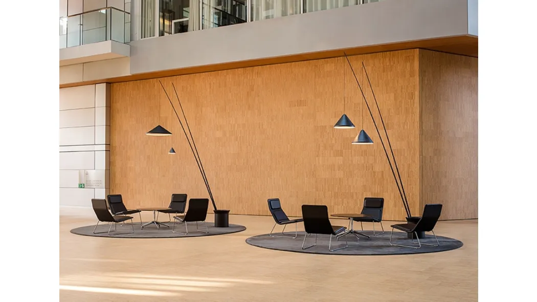 Lampada da terra North di Vibia