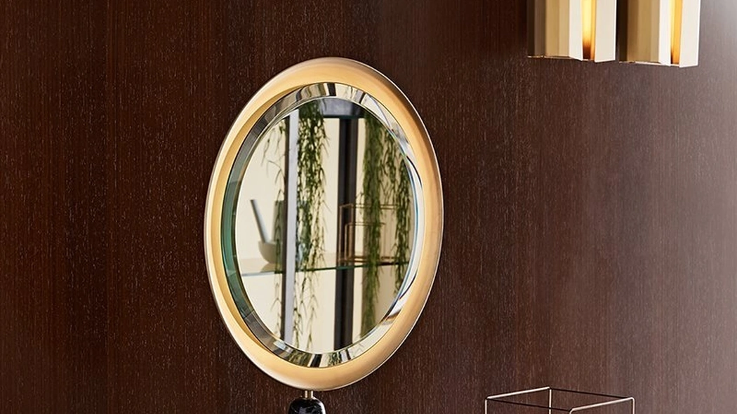 Lampada da parete Ori in ottone satinato all’esterno e lucido all’interno di Gallotti&Radice