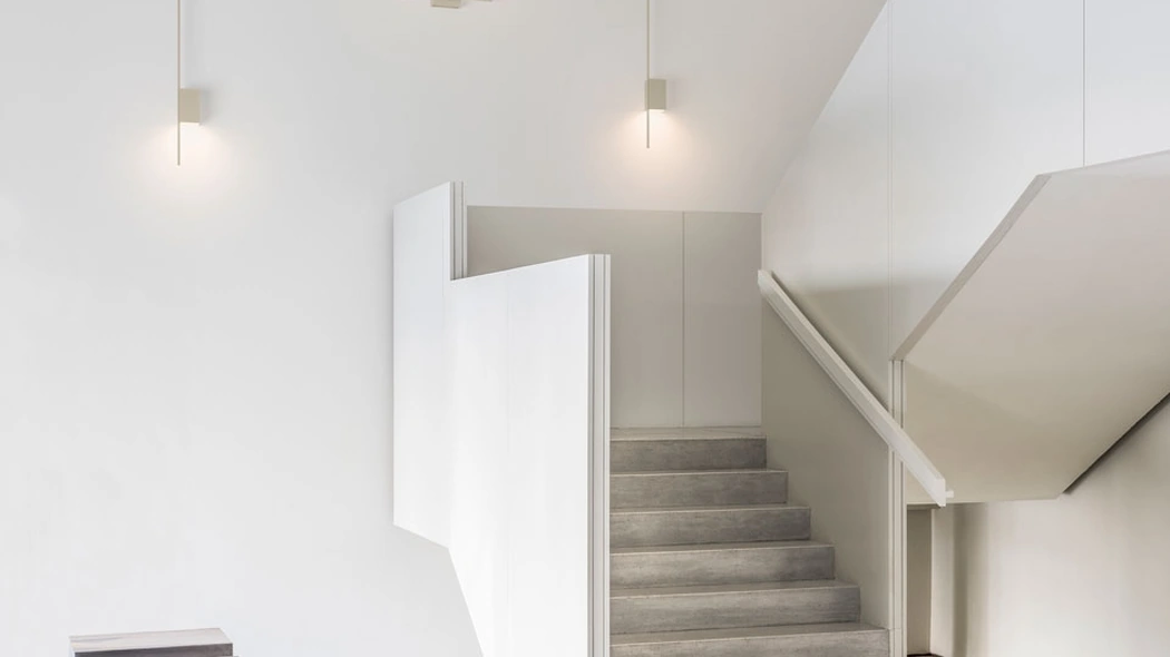 Lampada da parete Structural di Vibia