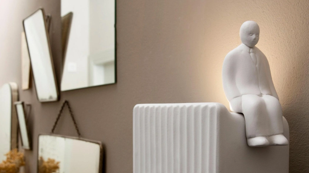 Lampada da parete di design in ceramica Umarell di Karman