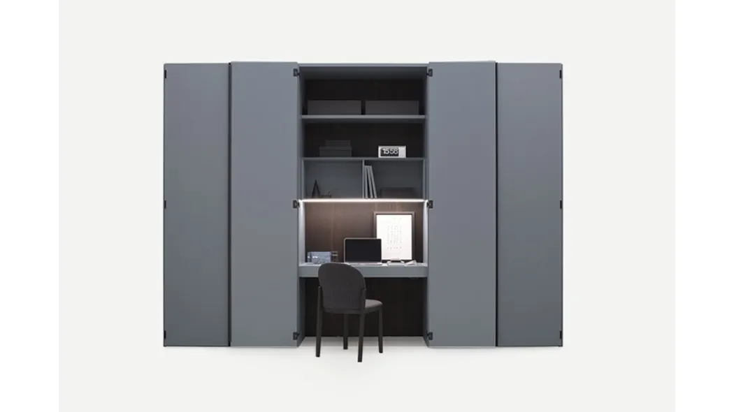 Armadio con ante battenti Amalfi di Pianca con vano home office interno