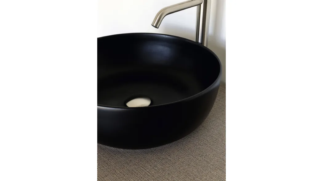 Lavabo rotondo in ceramica Ardesia di Scarabeo