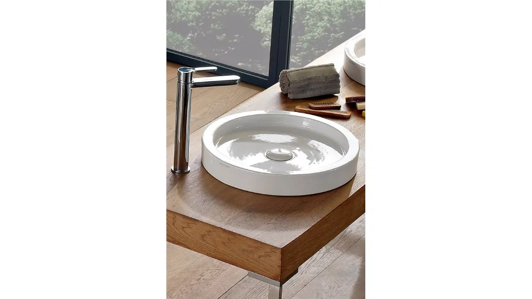 Lavabo in ceramica dall'altezza inedita di 6 cm. Bucket 02 di Scarabeo