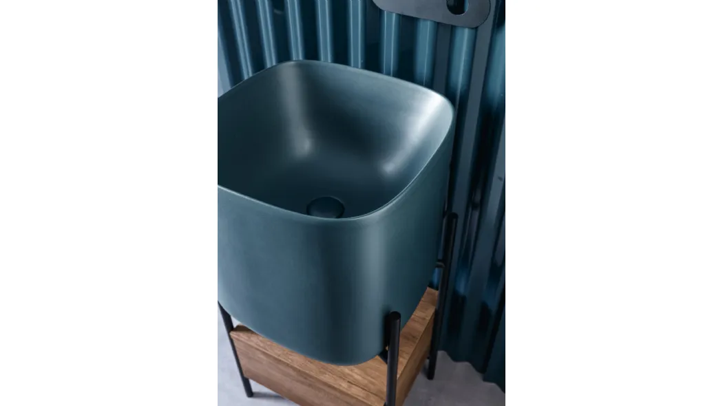 Lavabo dalla forma quadrata con bordi arrotondati Ocean di Scarabeo