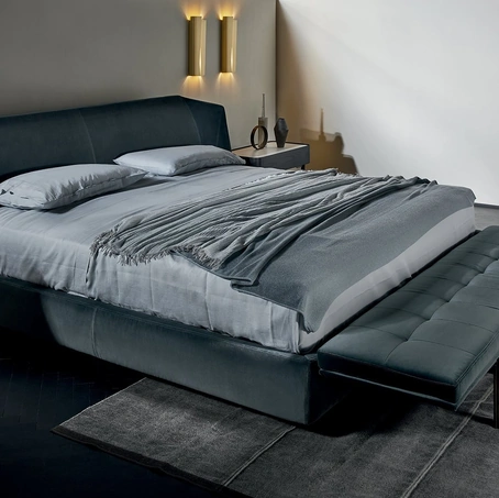 Comodino Twelve C in frassino tinto nero e piano in cristallo decorato a mano di Gallotti&Radice