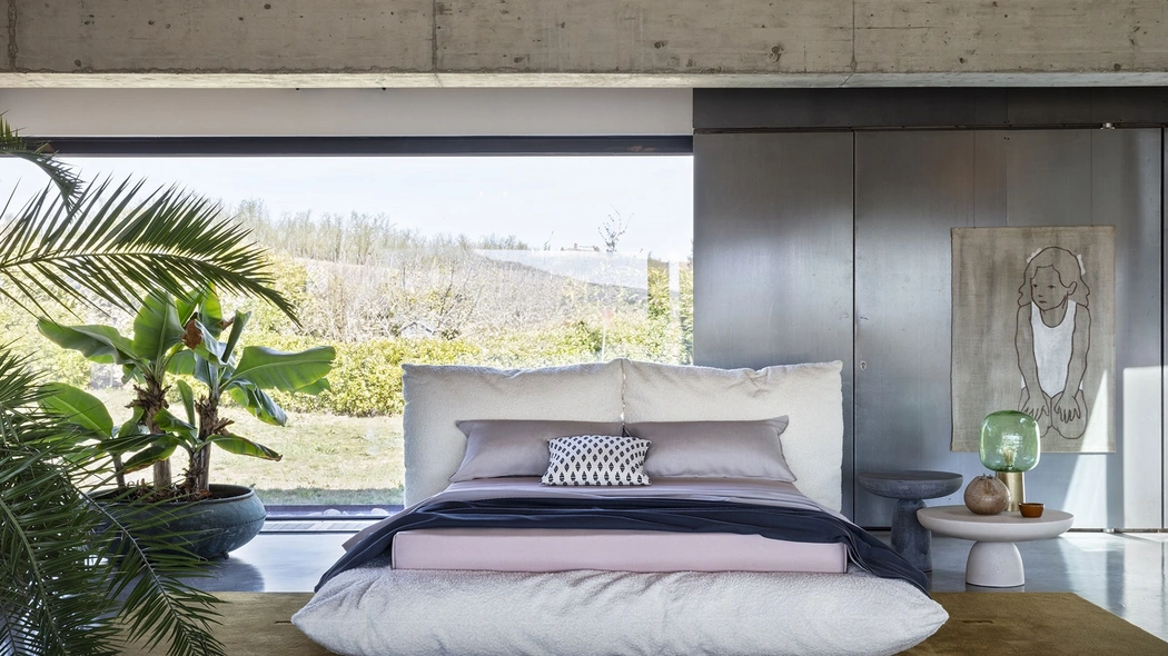 Letto in tessuto imbottito Alba di Mogg