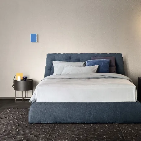 Letto in tessuto imbottito con testiera trapuntata Impunto di Pianca