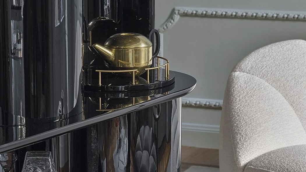 Madia Alta Hide&Seek in legno laccato lucido di Gallotti&Radice
