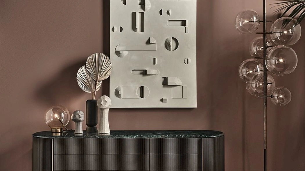 Madia Kumi in legno tinto nero con top in marmo di Gallotti&Radice
