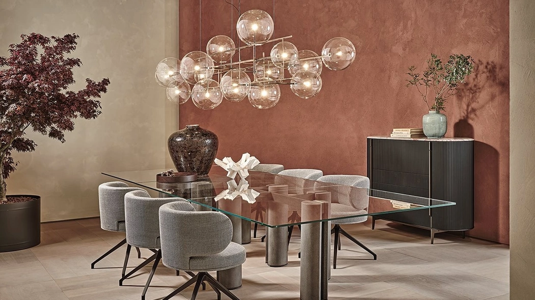 Madia Kumi in legno tinto nero con top in marmo di Gallotti&Radice