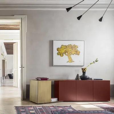 Madia in mdf laccato con elemento in metallo orientabile Partout Sideboard di Mogg