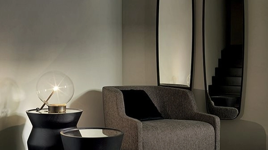 Poltrona First in tessuto imbottito di Gallotti&Radice