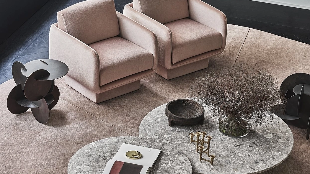Poltrona Lilas in tessuto di Gallotti&Radice